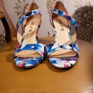 Floral print heels